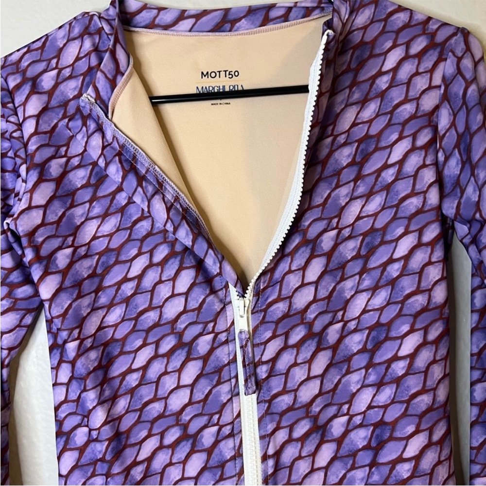 Mott50 Marguerite rash guard medium